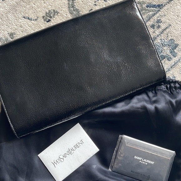 YSL Yves Saint Laurent Textured Patent Calfskin Large Belle De Jour Clutch Black - Picture 7 of 9